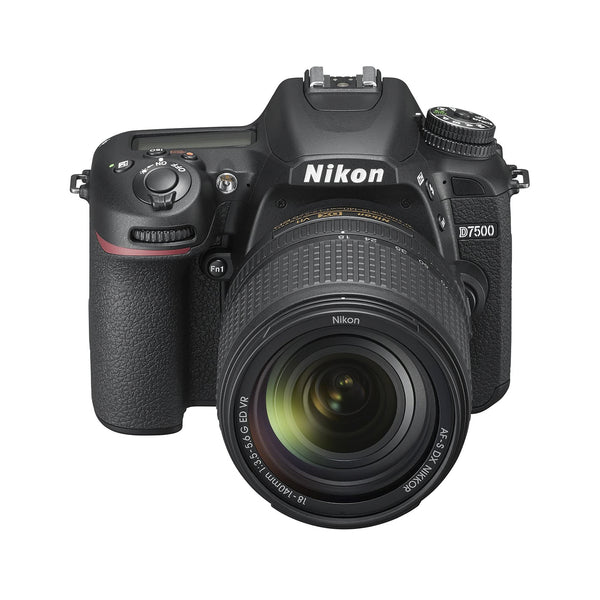 Nikon D7500 + 18-140 f/3.5-5.6G ED VR + SD 64 GB Lexar